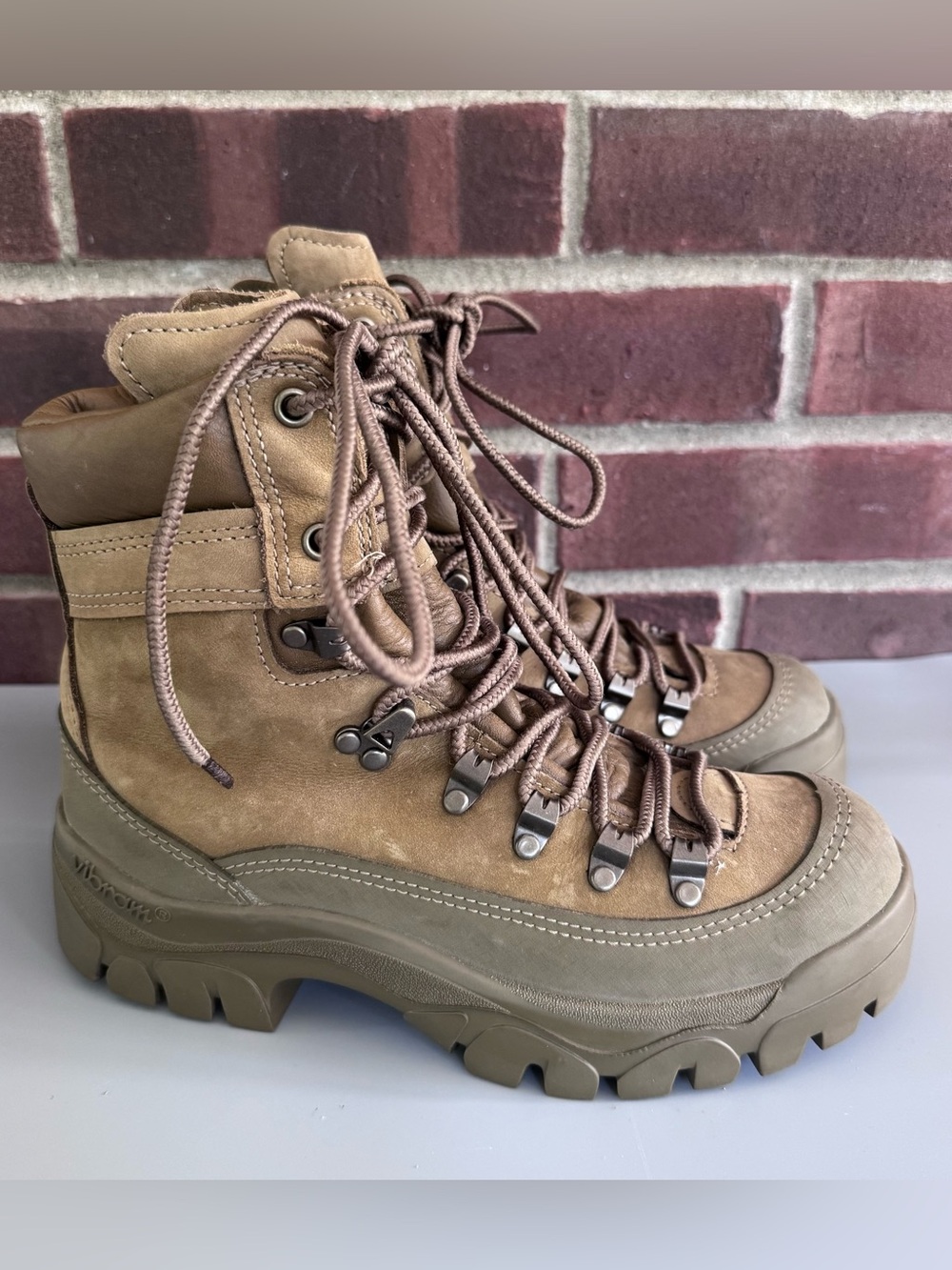 Bates 4.5 R Tan Leather Tactical Combat Military Boots Vibram Sole 235 Women’s U